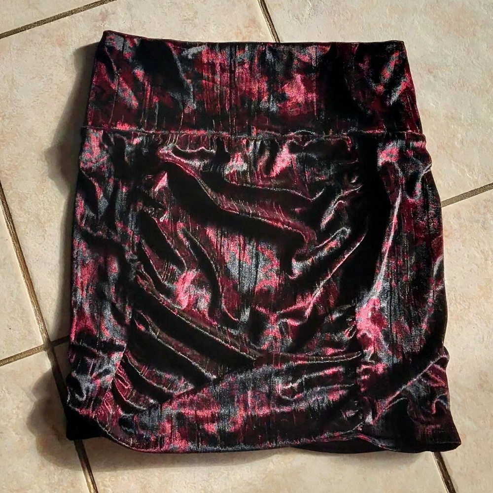 Free People Velvet Stretchy Mini Skirt in Black and Burgundy Size Small